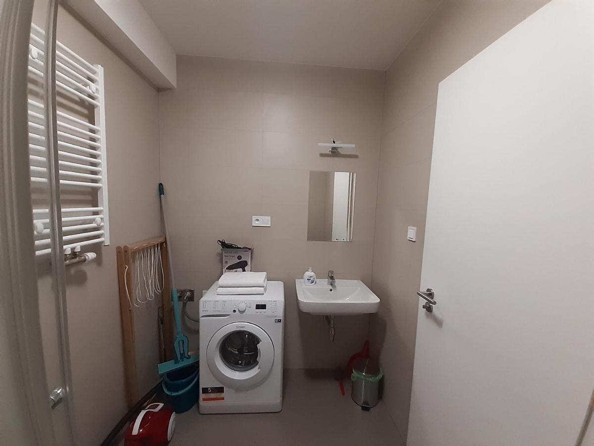 Entrez Radnica Apartment Caşonia Exterior foto
